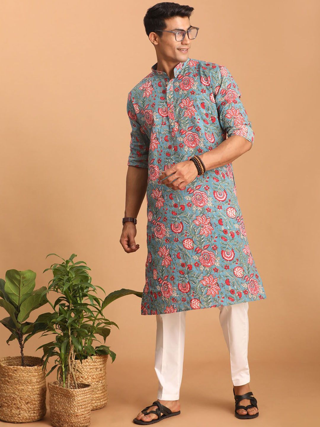 VASTRAMAY Floral Printed Thread Work Pure Cotton Kurta