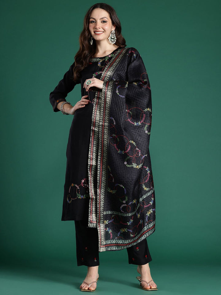 Indo Era Floral Embroidered Thread Work Kurta with Trousers & With Dupatta
