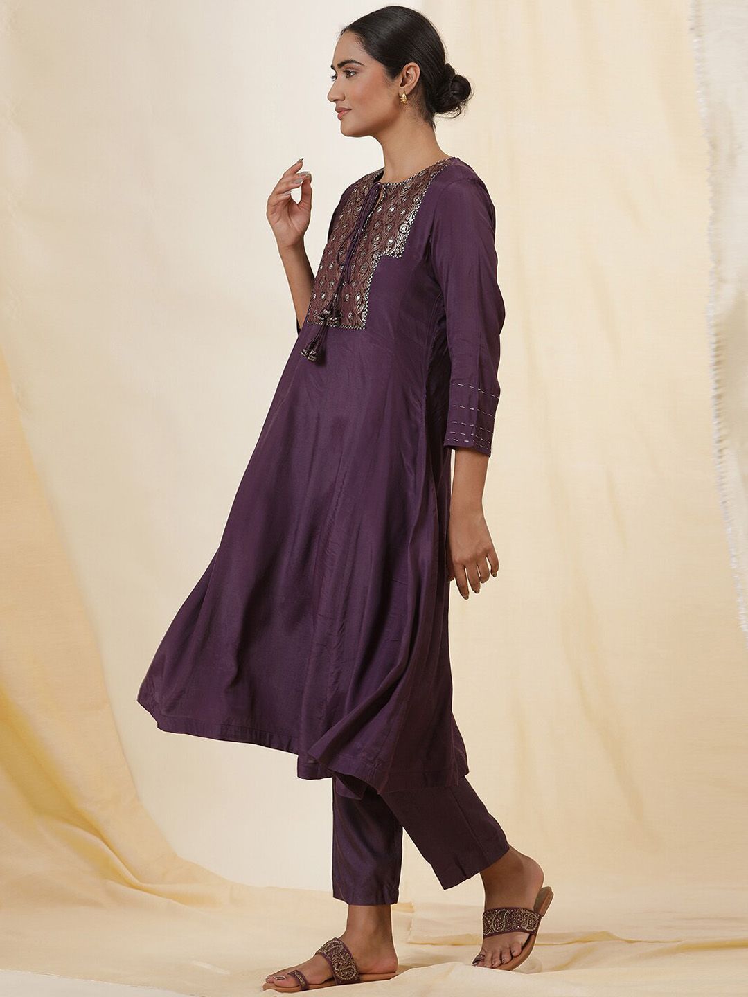 W Ethnic Motifs Yoke Design Thread Work A-Line Kurta