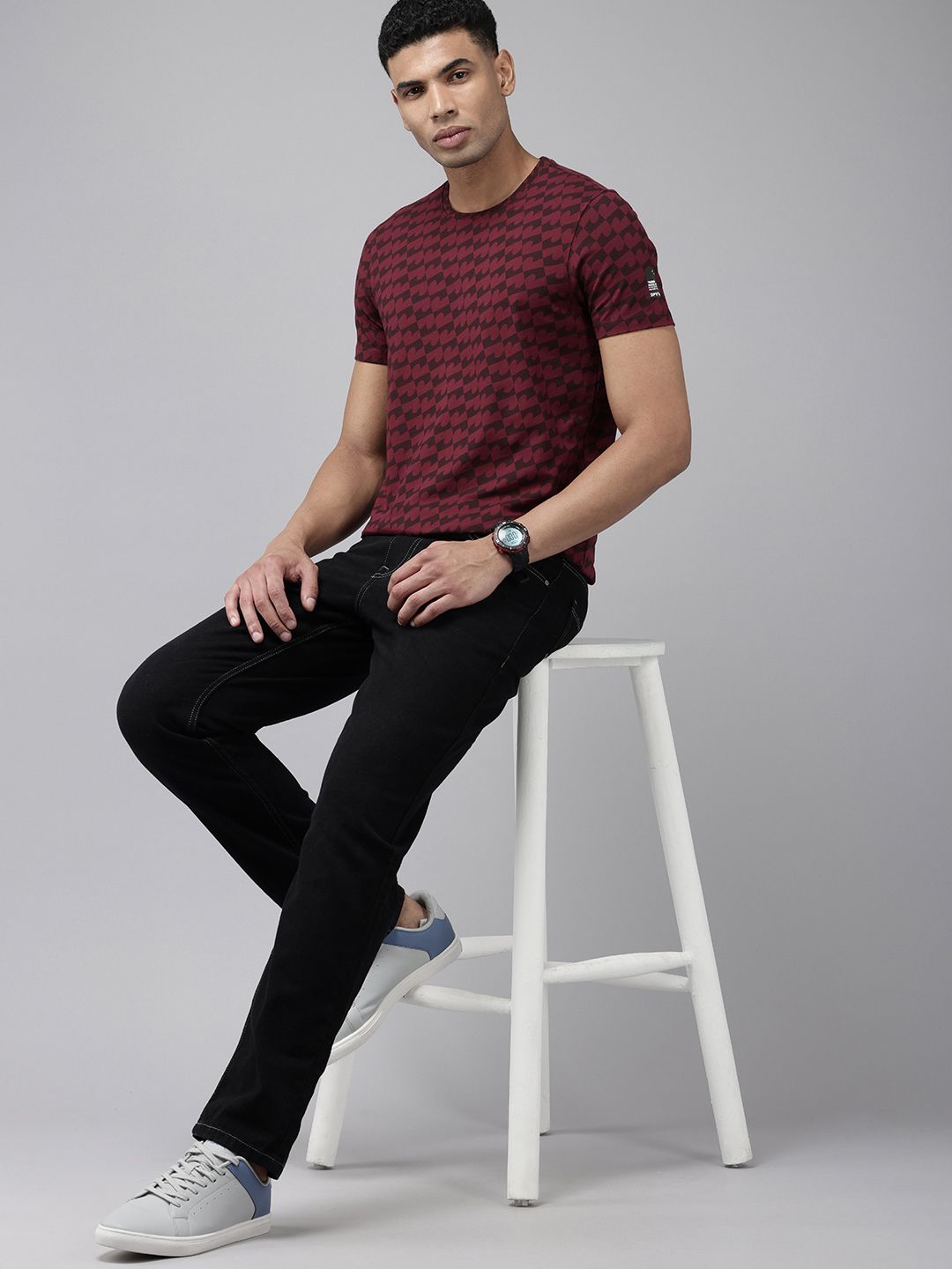 SPYKAR Geometric Printed Slim Fit T-shirt