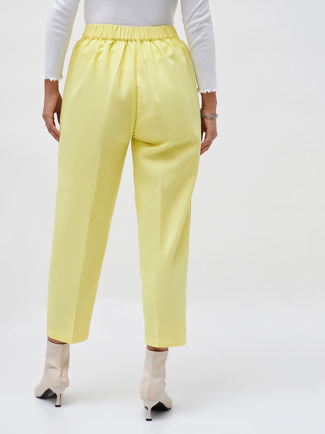 SASSAFRAS Women Yellow Regular Cropped Tapered Pure Cotton Trousers