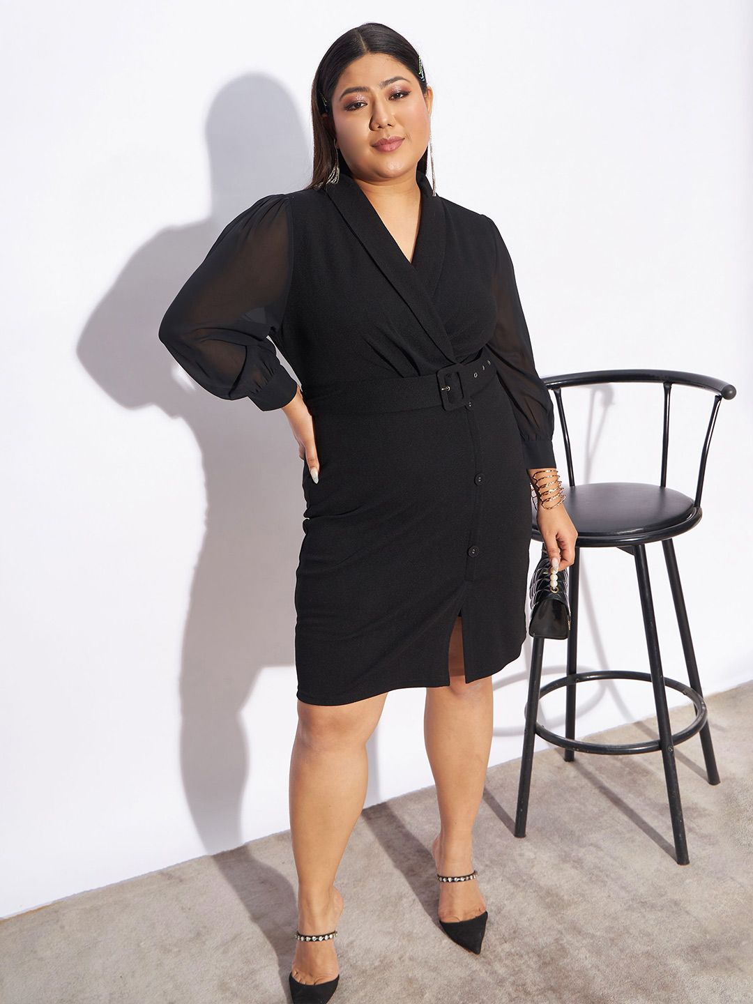SASSAFRAS Curve Plus Size V-Neck Sheath Dress