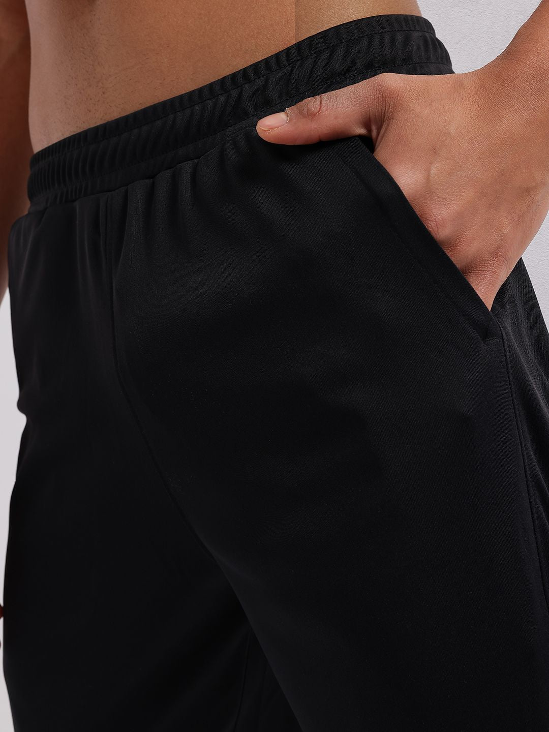 HRX by Hrithik Roshan Men Typography Print Detail Mid-Rise Rapid-Dry Training Joggers