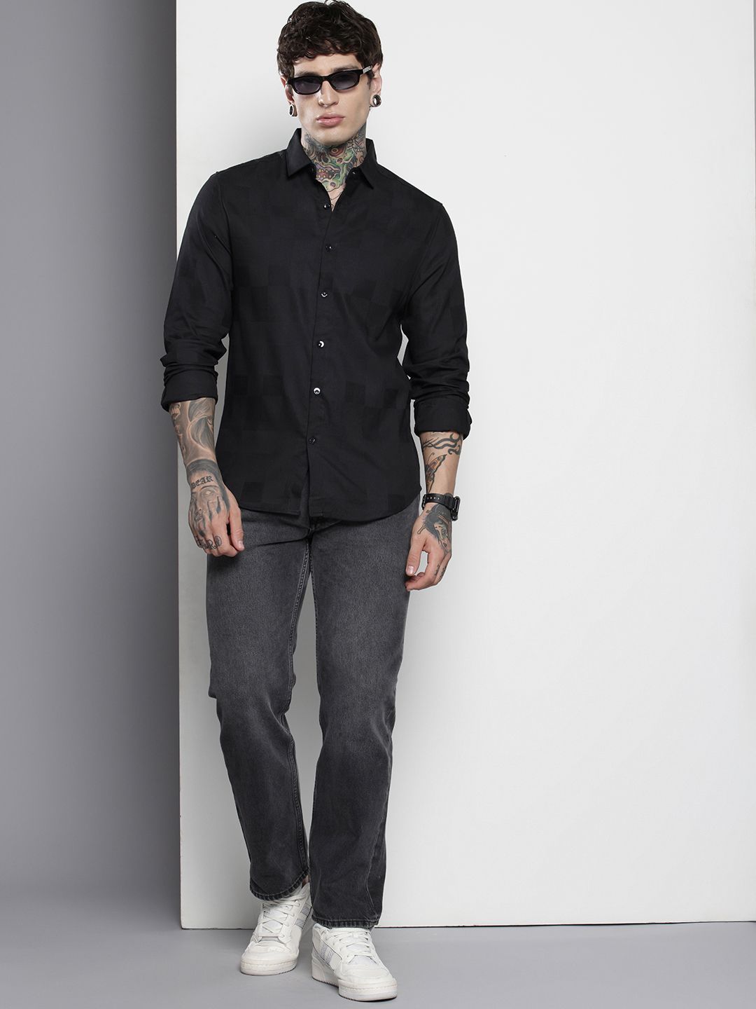 The Indian Garage Co Men Slim Fit Textured Dobby Party Shirt