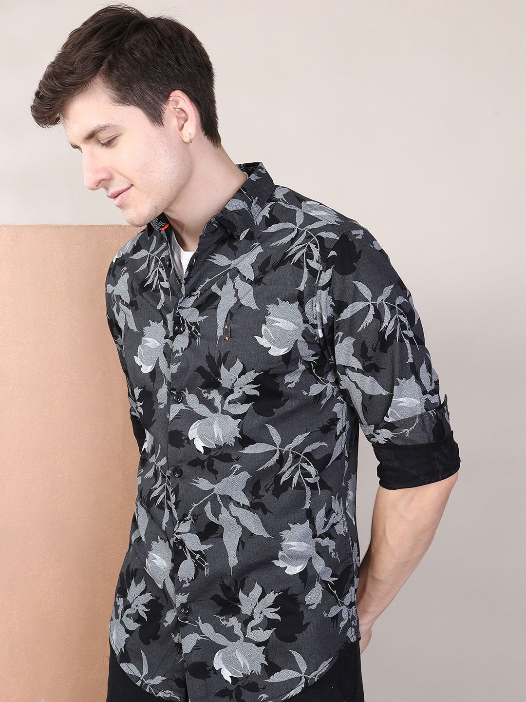 The Indian Garage Co Men Charcoal Grey & Black Slim Fit Printed Casual Shirt
