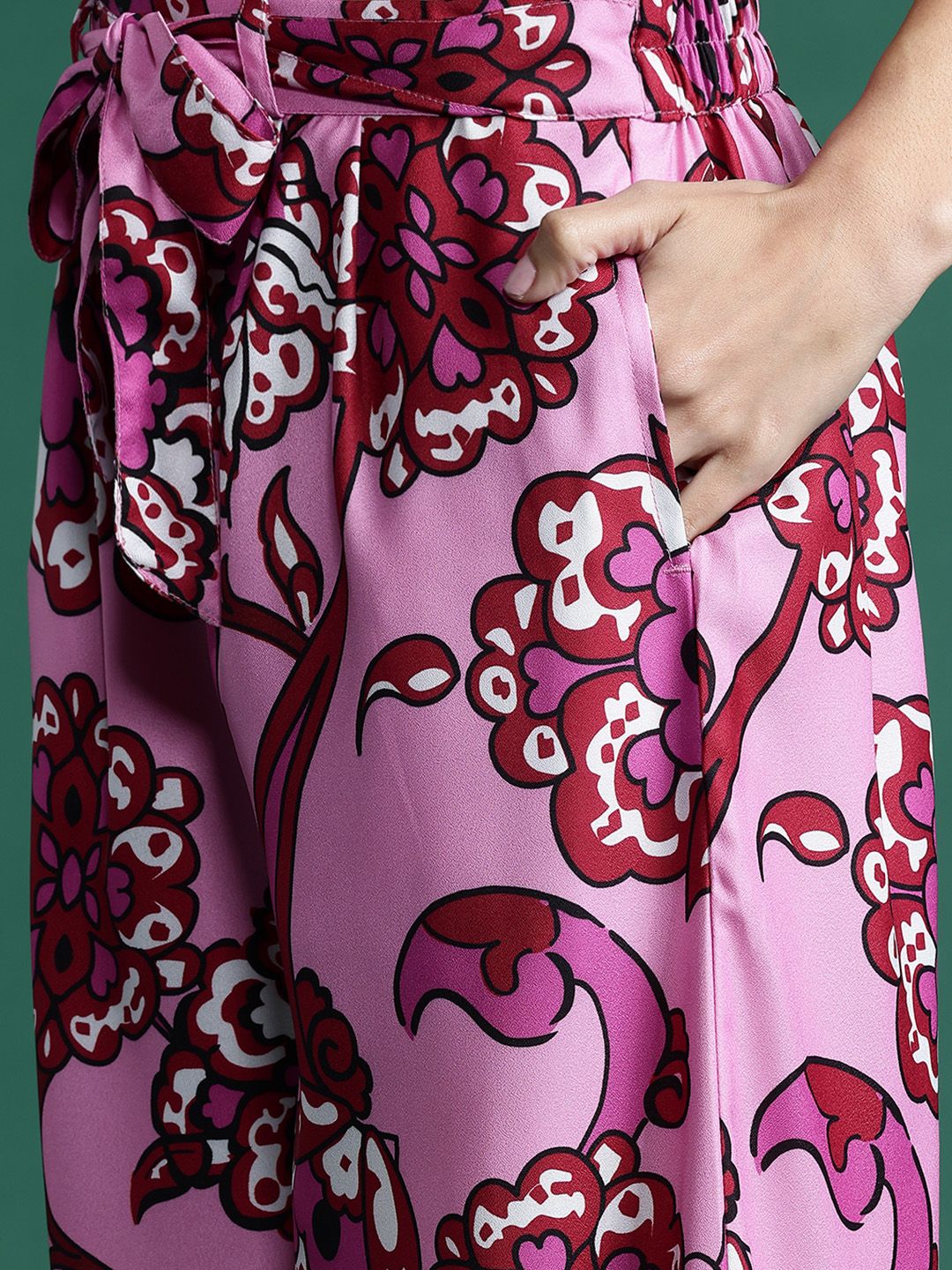 DressBerry Women Floral Printed Smocked Top with Trousers Co-Ord Set