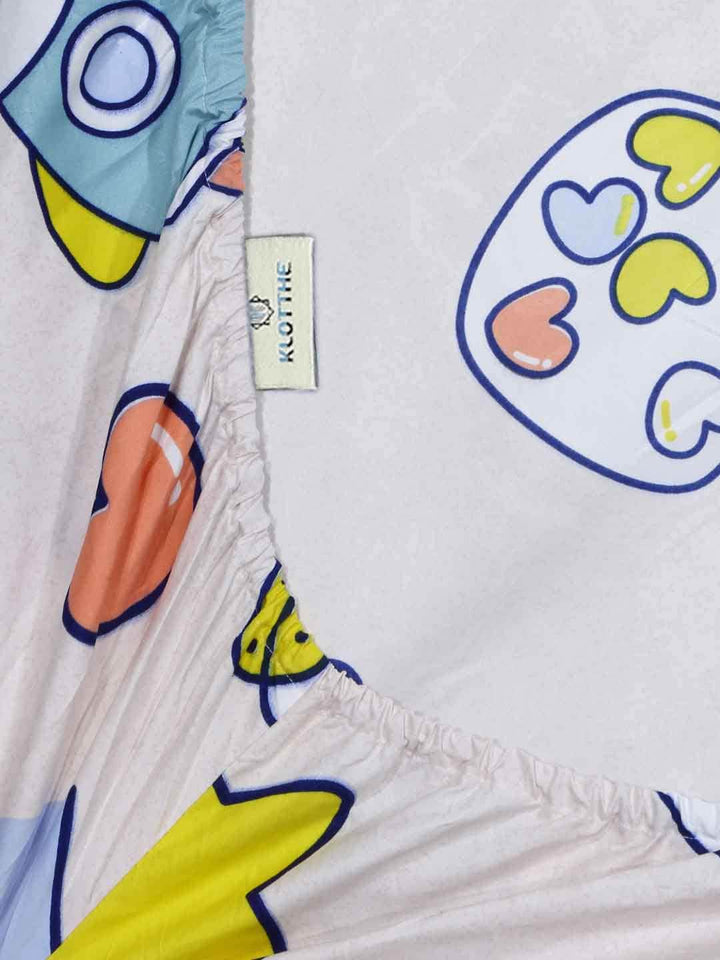 KLOTTHE Off White Conversational Cotton 300 TC Fitted King Bedsheet with 2 Pillow Covers-250 x 225 cm