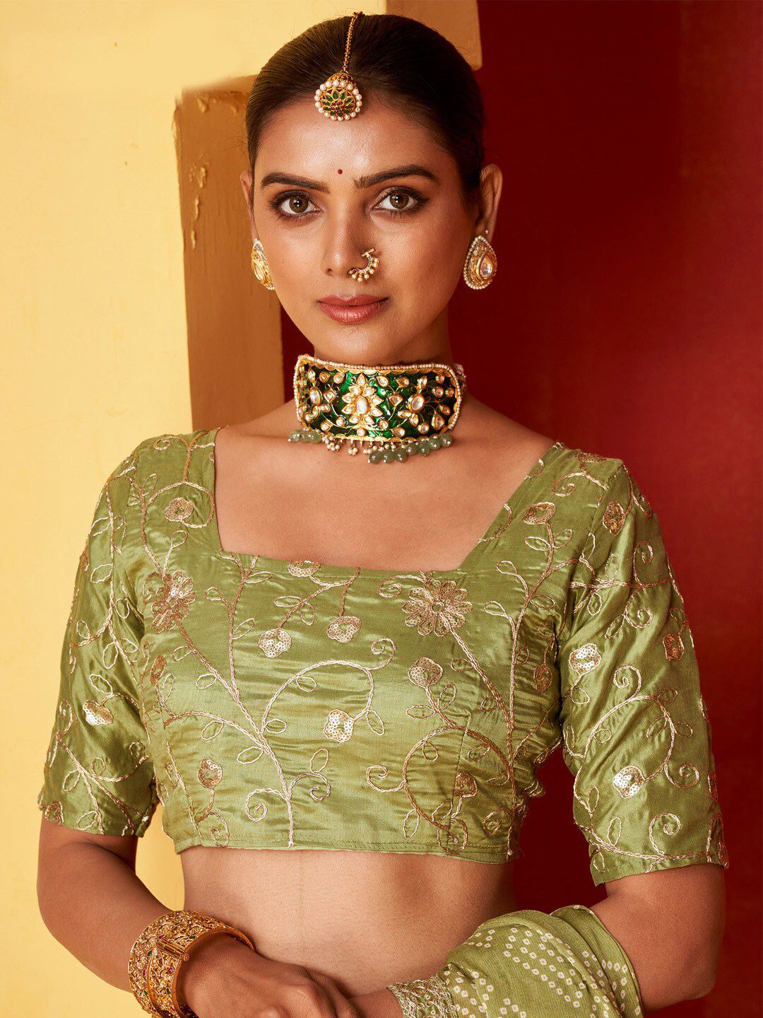 Saree mall Green Bandhani Printed Embroidered Poly Chiffon Saree