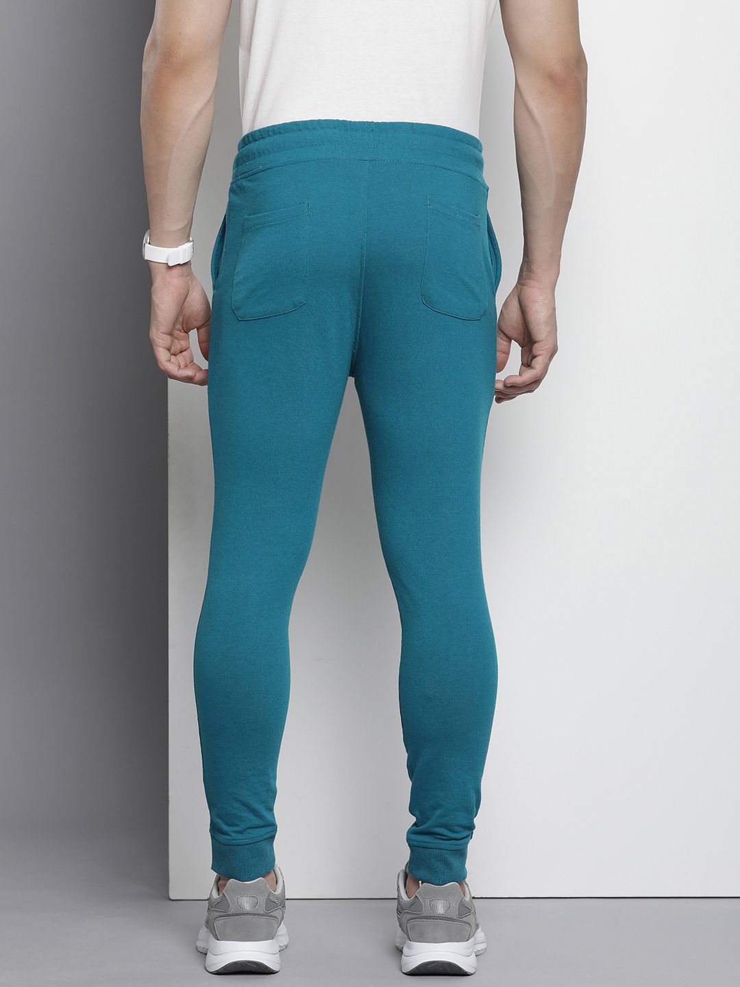 The Indian Garage Co Men Teal Blue & Black Printed Slim Fit Joggers