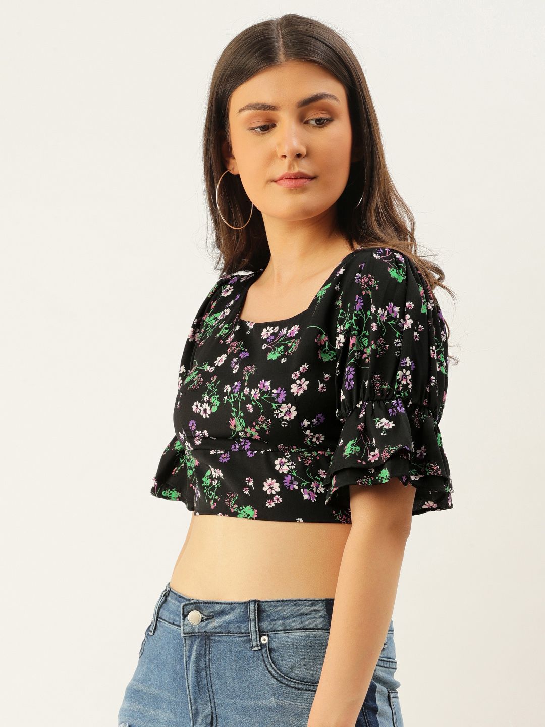 Berrylush Black Floral Printed Crepe Regular Crop Top