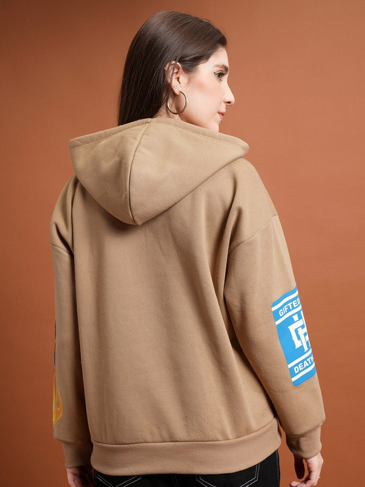 Tokyo Talkies Coklat &amp; Hitam Tipografi Bercetak Baju Pullover Bertudung