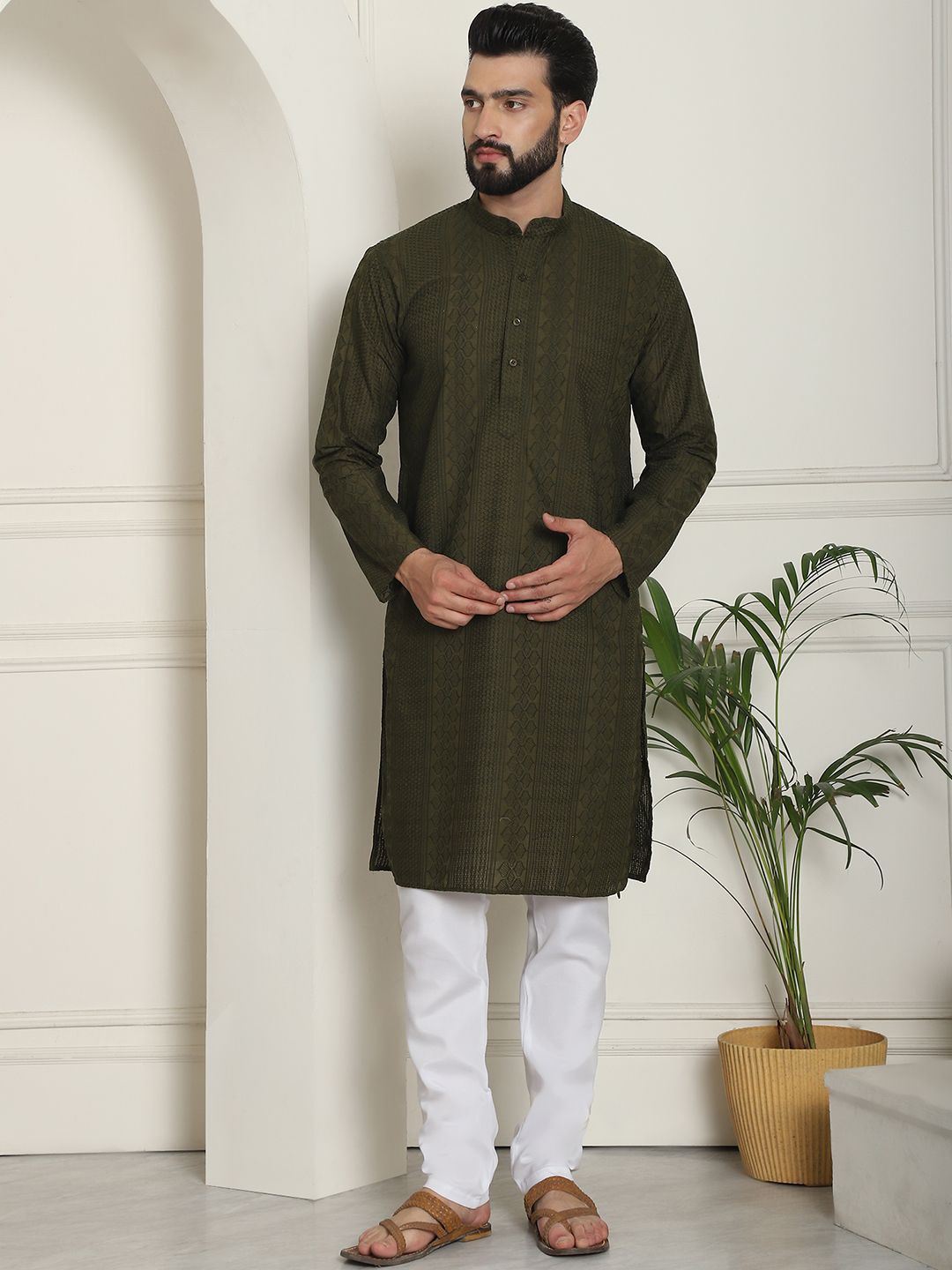 SOJANYA Geometric Embroidered Thread Work Pure Cotton Straight Kurta With Churidar