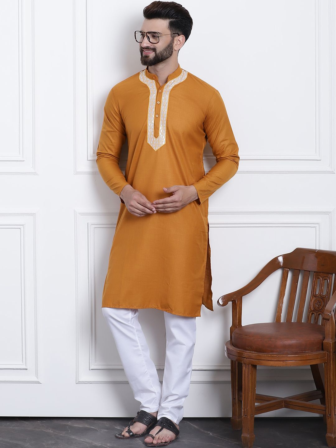 Anug oleh SOJANYA Men Mustard Yellow Yoke Design Patchwork Pure Cotton Kurta