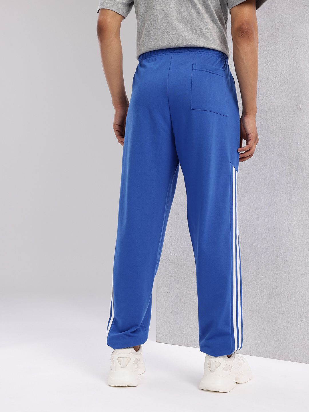 HRX by Hrithik Roshan Men Side Striped Mid-Rise Relaxed Fit Lifestyle Joggers