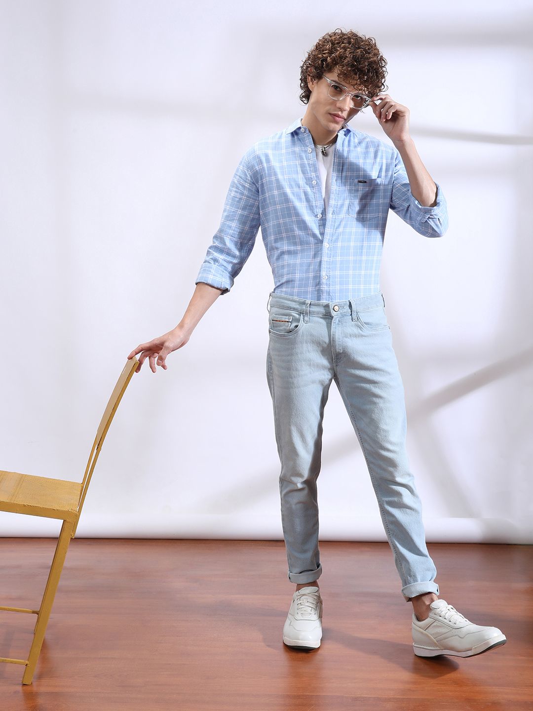 The Indian Garage Co Men Blue Slim Fit Low-Rise Clean Look Stretchable Jeans