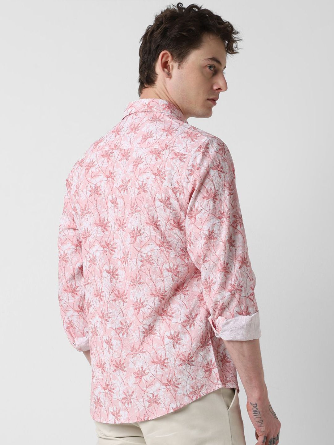 VASTRADO Classic Floral Printed Spread Collar Creased  Shirt