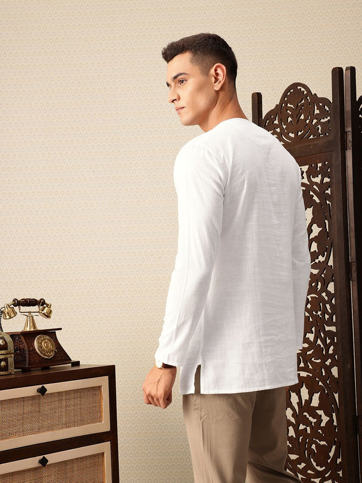 House of Pataudi Floral Embroidered Keyhole Neck Pure Cotton Jashn Kurta
