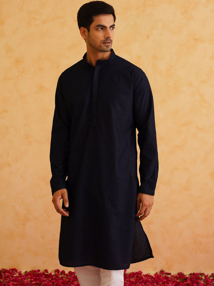 SOJANYA Geometric Embroidered Mandarin Collar Thread Work Straight Kurta