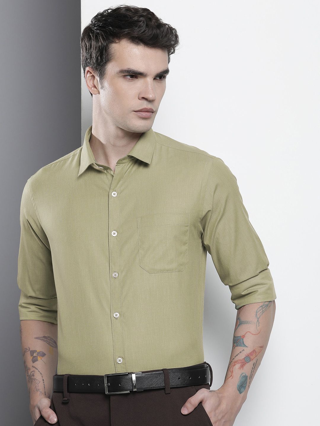 The Indian Garage Co. X Luxe Men Slim Fit Opaque Formal Shirt