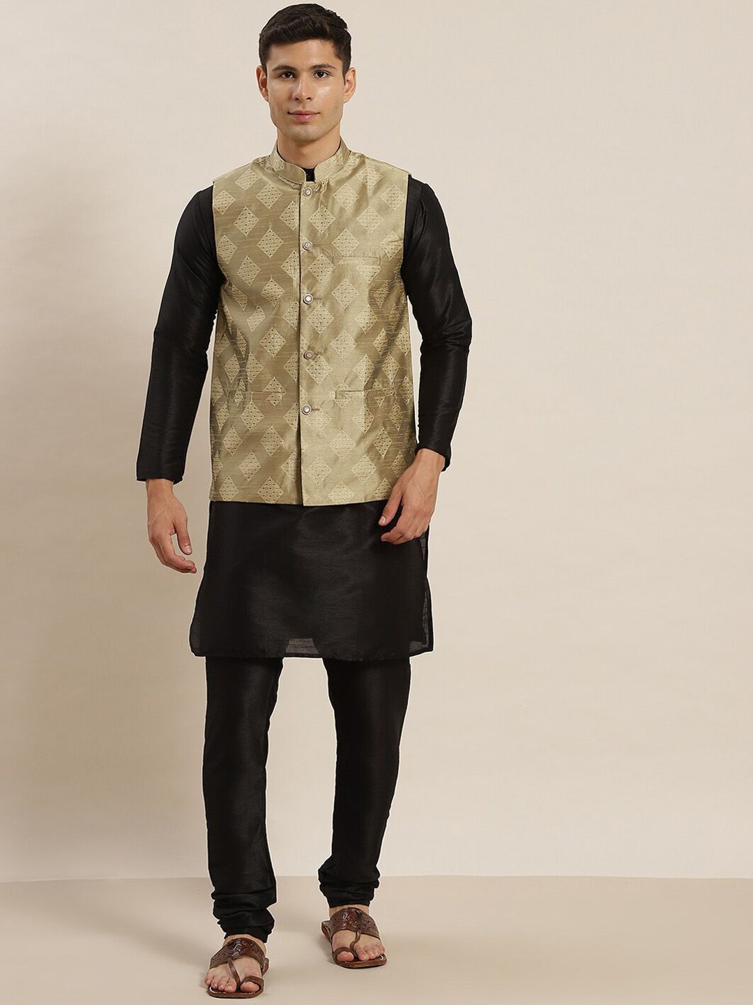 SOJANYA Mandarin Collar Kurta With Churidar & Nehru Jacket