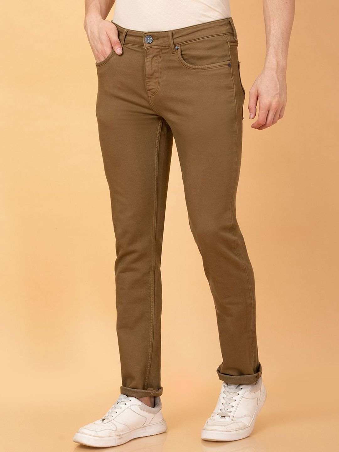 Menjadi seluar jeans lelaki manusia