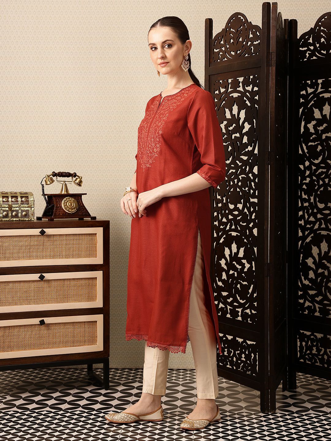House of Pataudi Floral Embroidered Thread Work Jashn Kurta