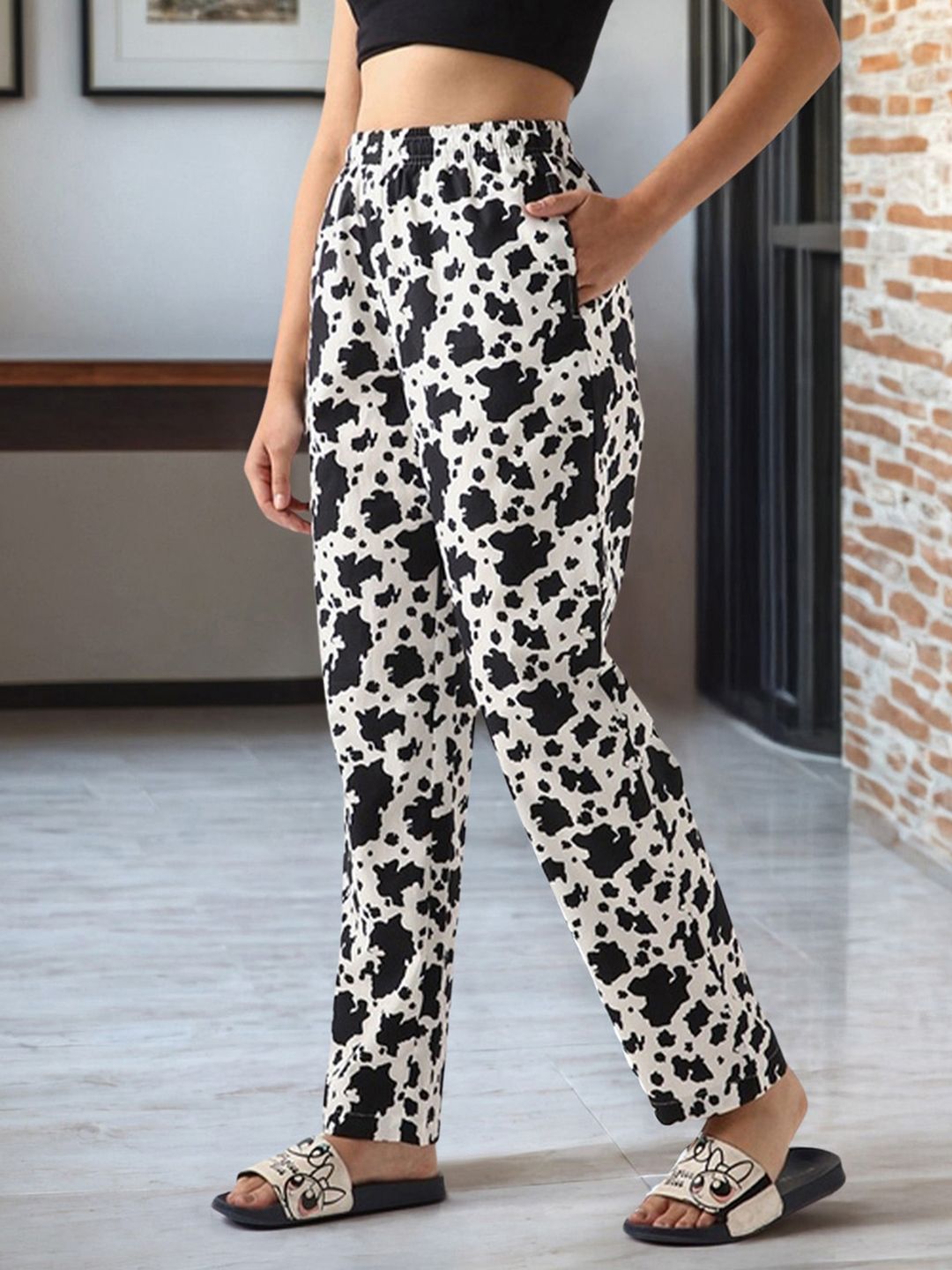 Bewakoof Women Printed Mid-Rise Cotton Lounge Pants