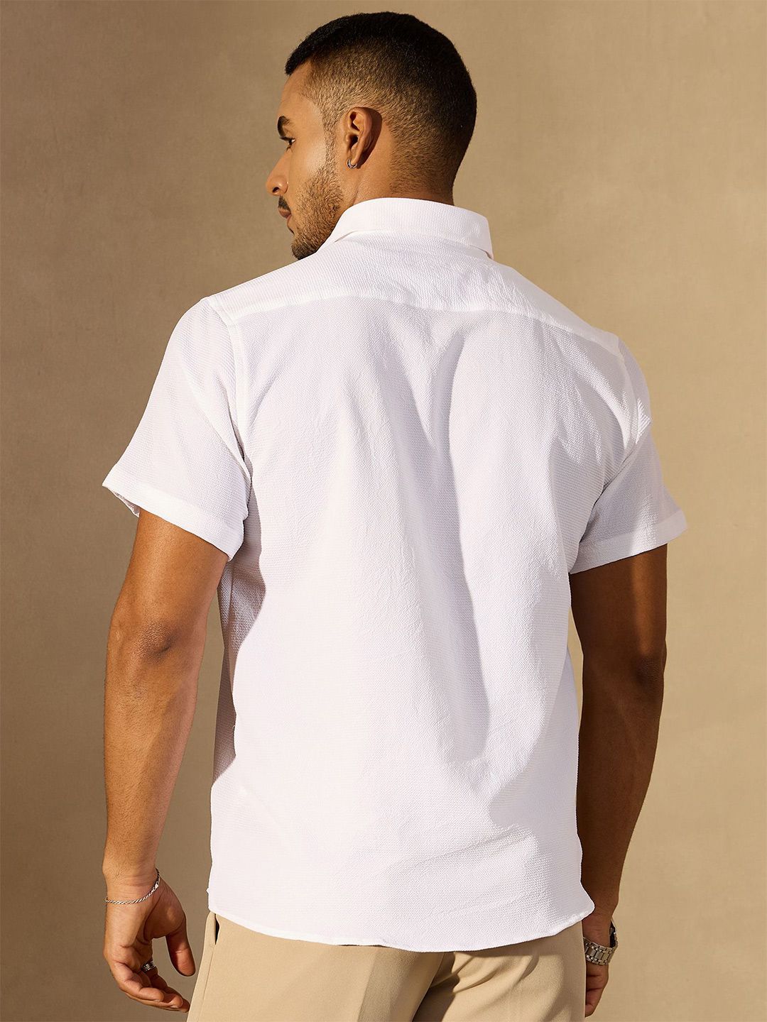 DENNISON Men Solid Spread Collar Oversized Smart Casual Shirt