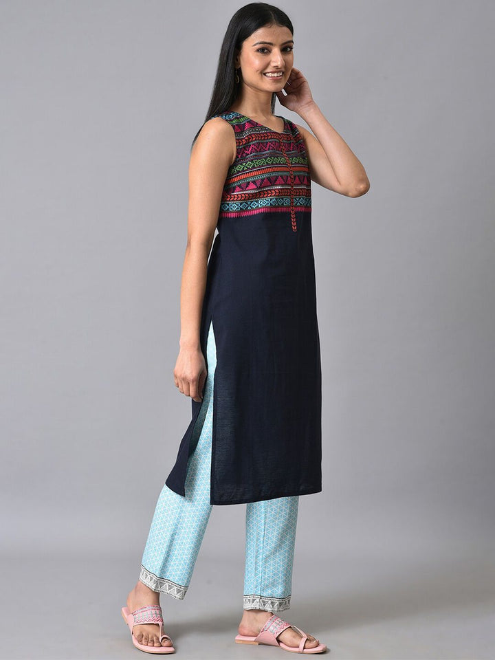 AURELIA Geometric Yoke Design Cotton Sleeveless Thread Work Kurta