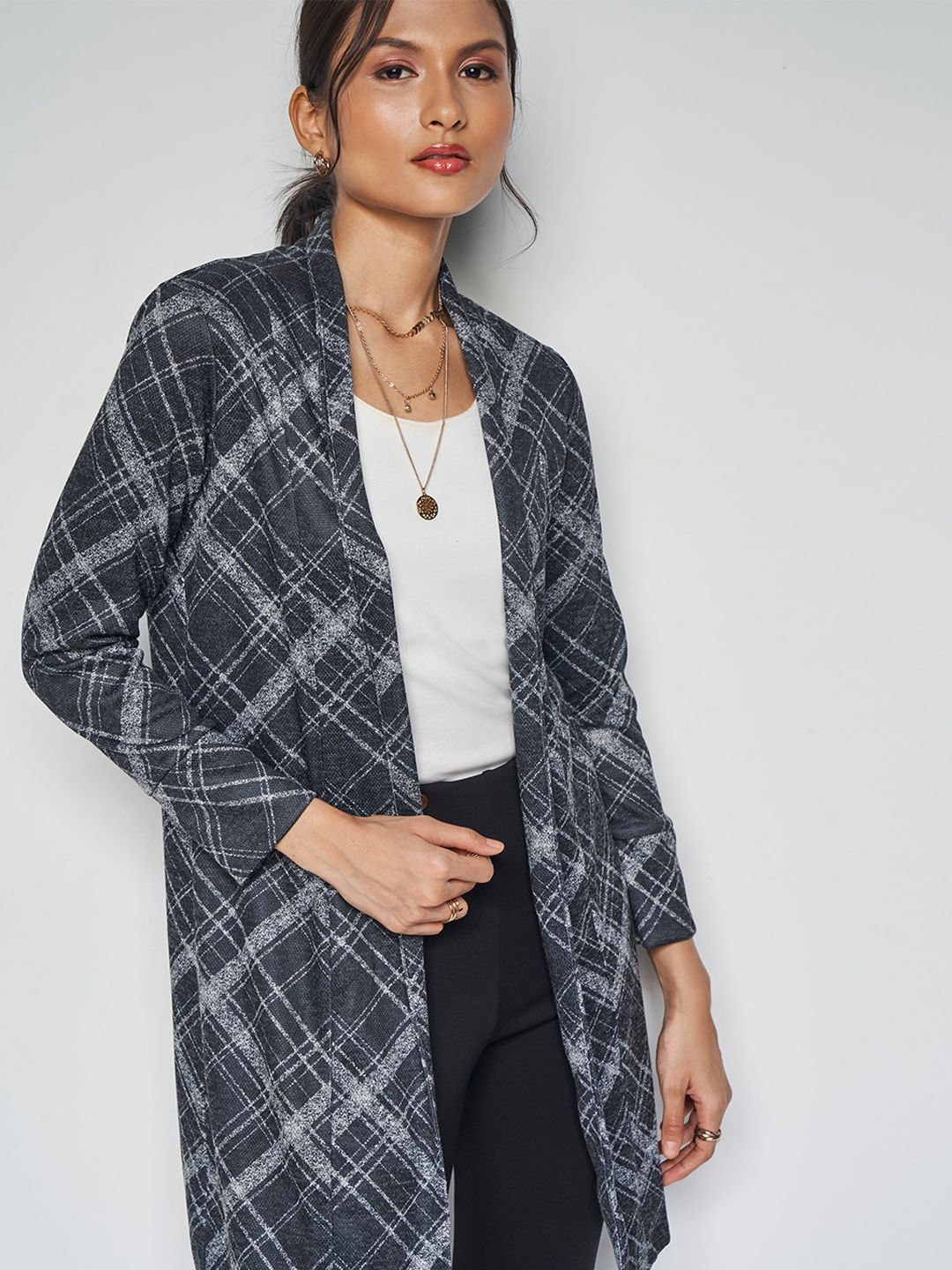 AND Checked Collarless Long Sleeves Longline Shrug