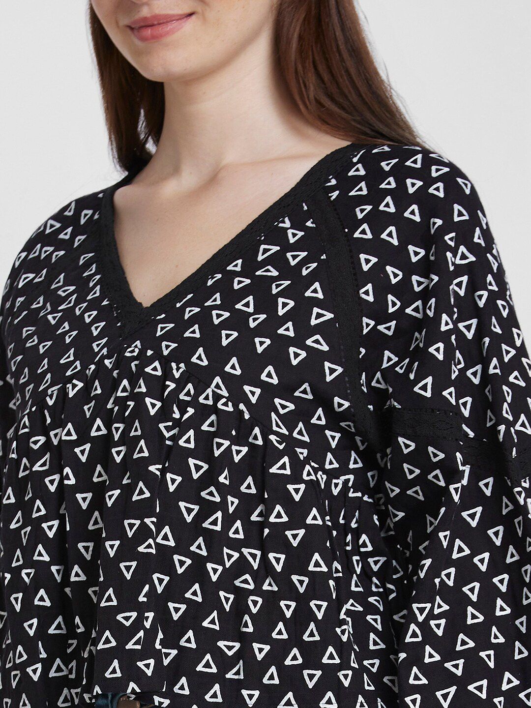 SPYKAR Geometric Printed V-Neck Puff Sleeves Cotton Regular Top