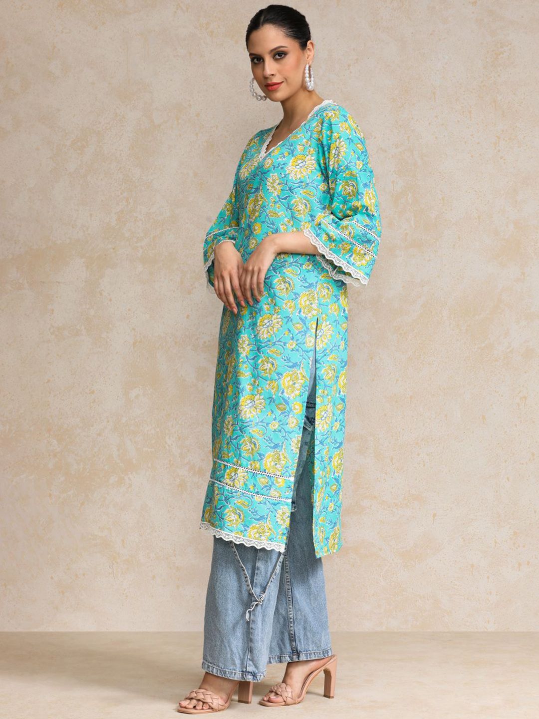 Varanga Women Floral Printed Indie Florals Kurta