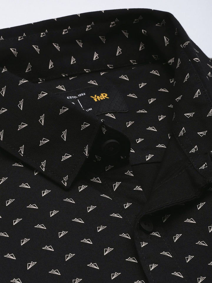 SPYKAR Slim Fit Geometric Printed Pure Cotton Casual Shirt