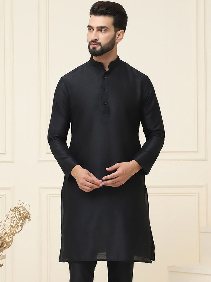 SOJANYA Men Black Solid Straight Kurta