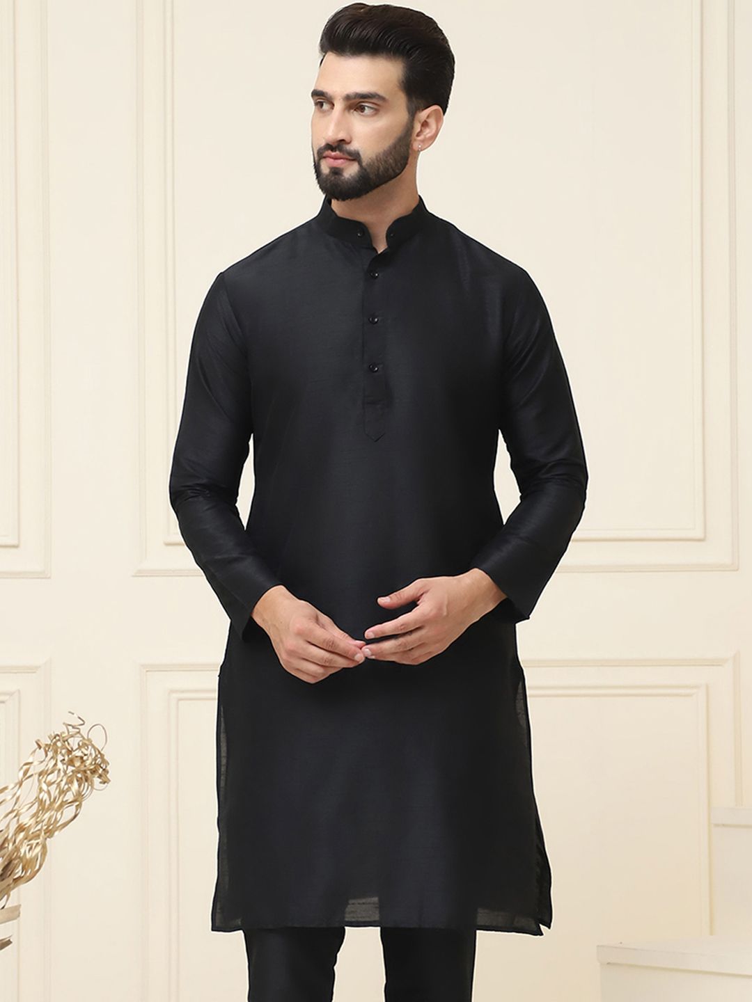 SOJANYA Men Black Solid Straight Kurta