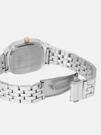 DressBerry Women Dial & Bracelet Style Straps Analogue Watch UT-A8642-SLR-DB