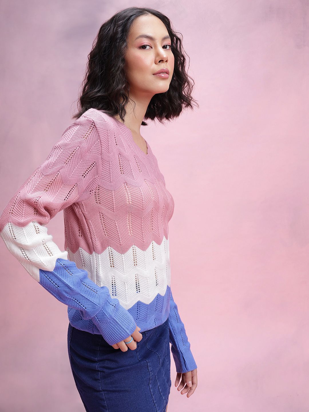 DressBerry Open-Knit Colourblocked Pullover