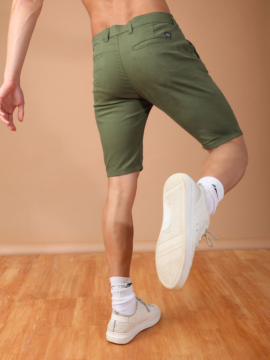 The Indian Garage Co Men Green Solid Slim Fit Regular Shorts