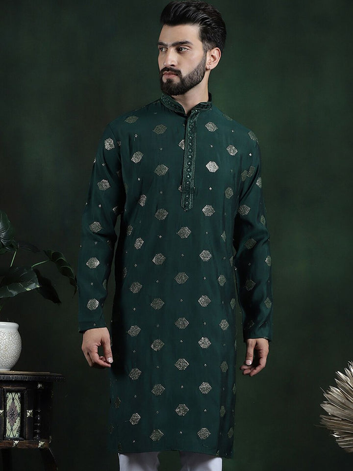 SOJANYA Geometric Embroidered Mandarin Collar Sequinned Straight Kurta