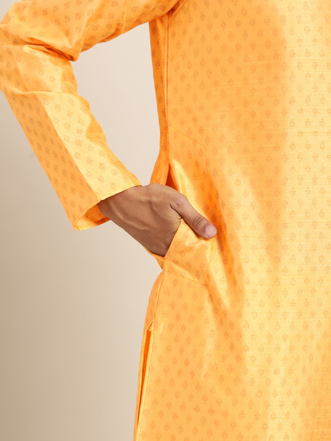SOJANYA Kurta Campuran Sutera Bercetak Motif Etnik