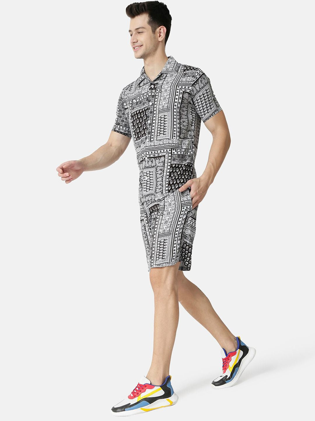 Campus Sutra Men Black & White Graphic Printed Co-Ords