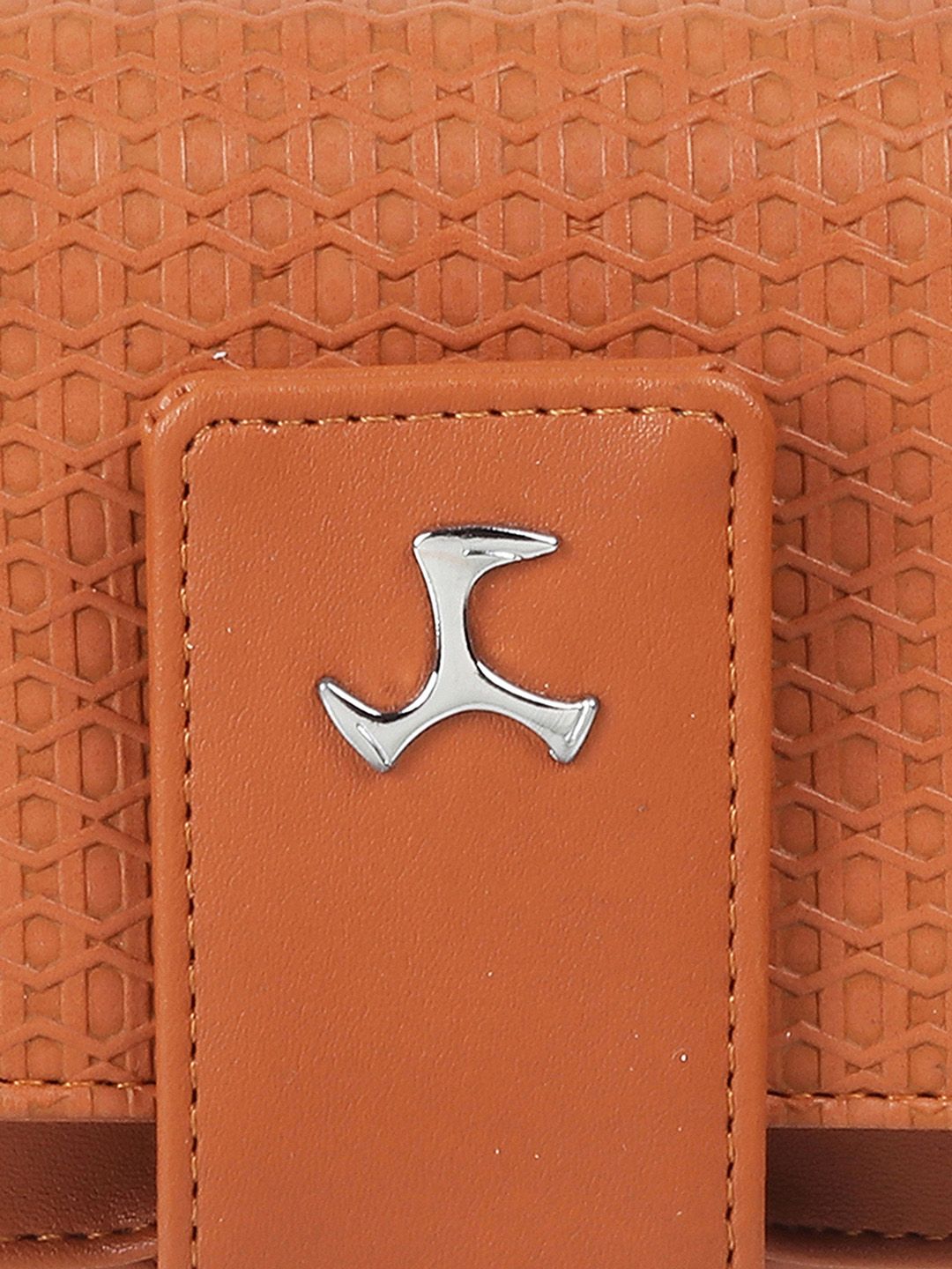 Mochi Women Textured Envelope