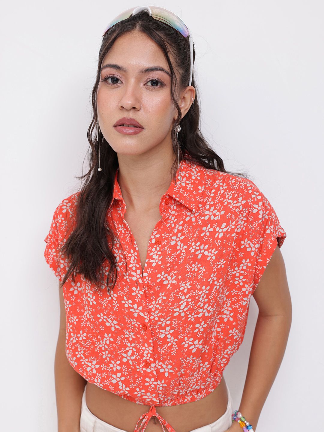 DressBerry Charming Bright Floral Printed Waist Tie Up Crop Top