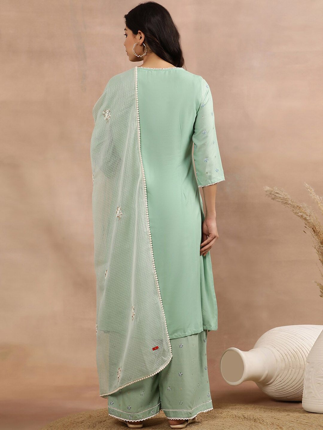 W Floral Printed Thread Work Keyhole Neck Kurta With Trousers & Dupatta