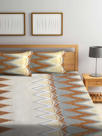 KLOTTHE Beige Geometric Cotton 300 TC King Cadar Halus dengan 2 Sarung Bantal-98 x 87 inci