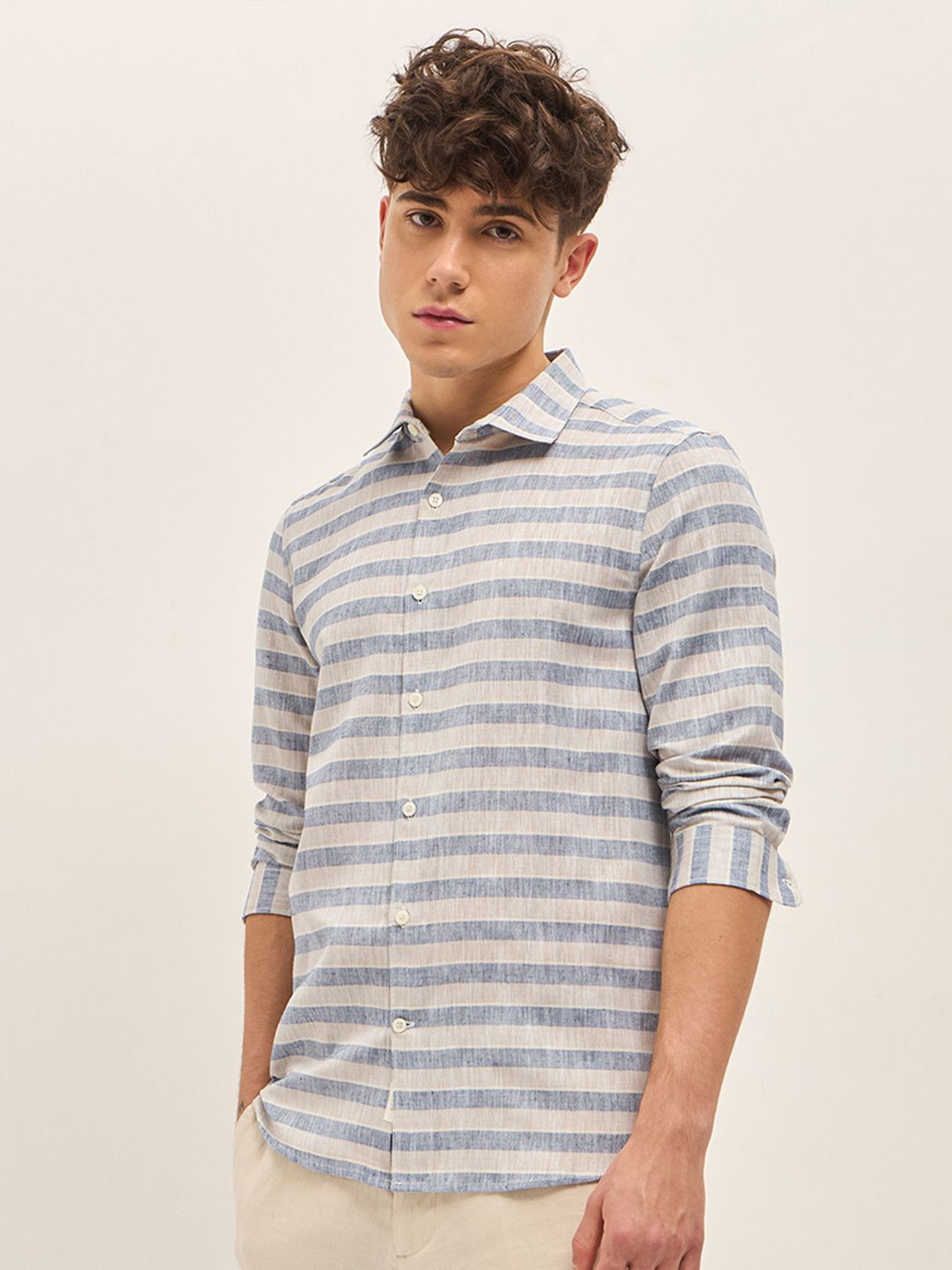 THE BEAR HOUSE Men Spread Collar Horizontal Striped Slim Fit Casual Shirt