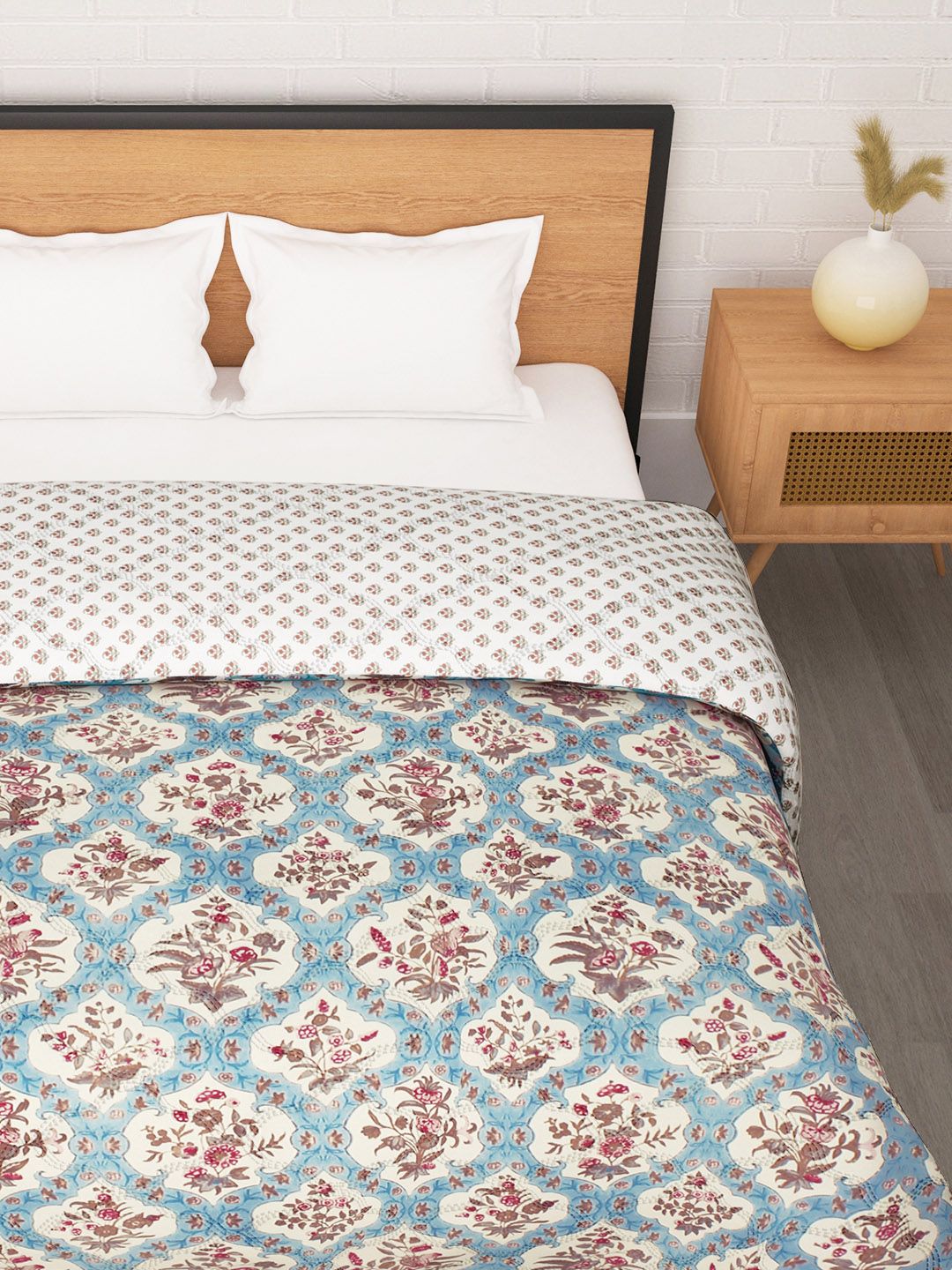Story@home Cream-Coloured Blue Floral Ac Room 180GSM Reversible Double Bed Comforter