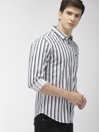 The Indian Garage Co Men White & Navy Blue Slim Fit Striped Casual Shirt