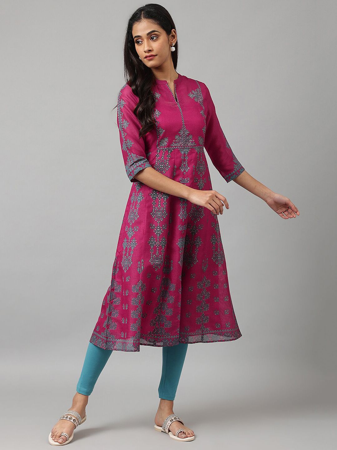 W Women Red Floral Empire Thread Work Kurta with Leggings