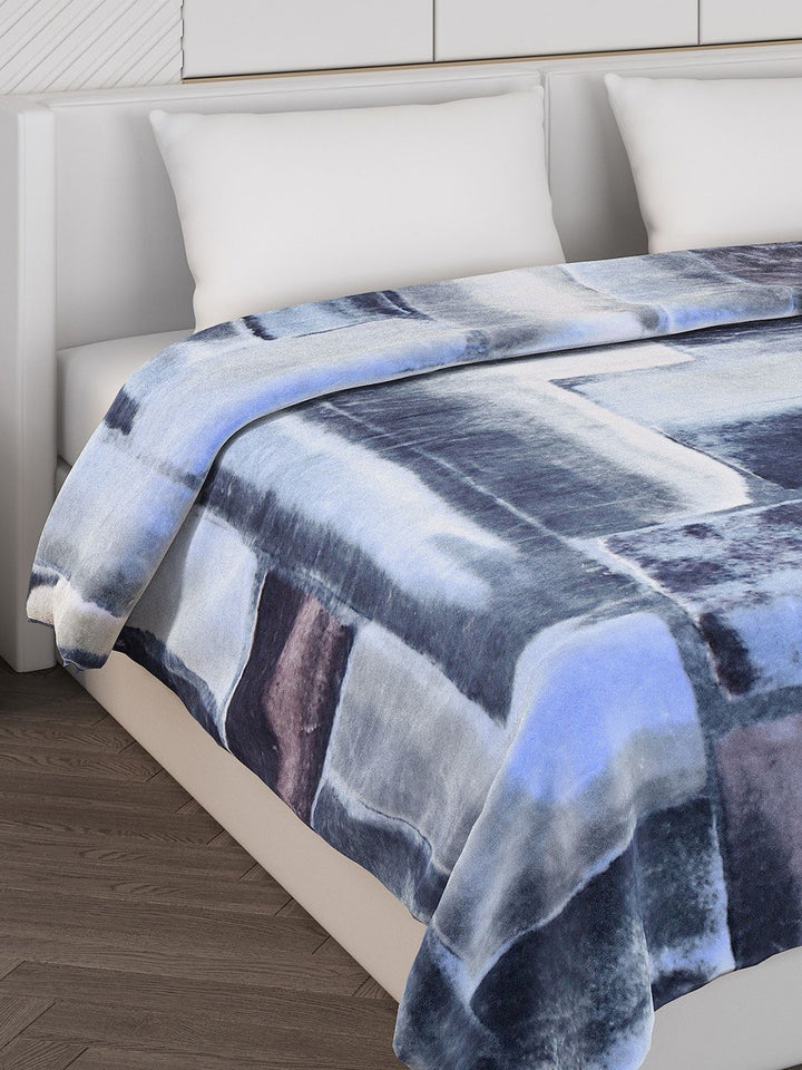 Monte Carlo Blue & White Abstract Printed Mild Winter Double Bed Blanket